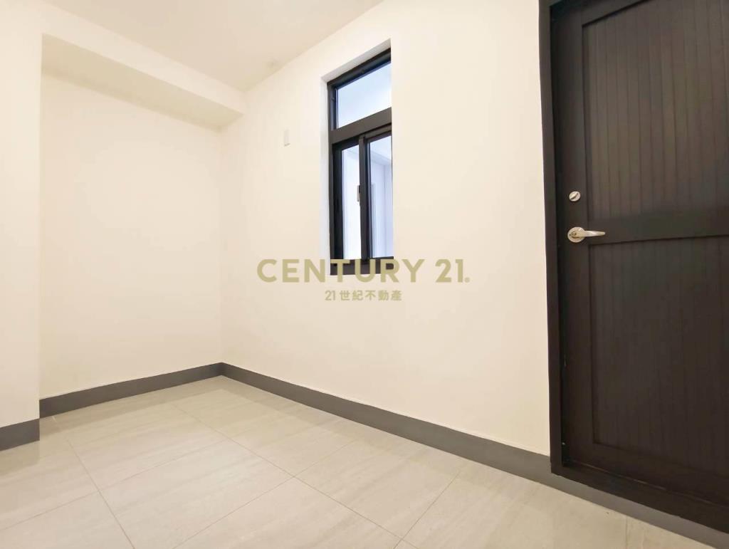 大里新仁路邊間燙金透店