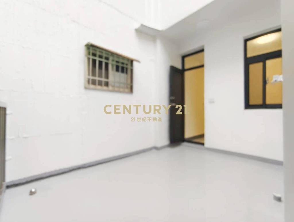 大里新仁路邊間燙金透店