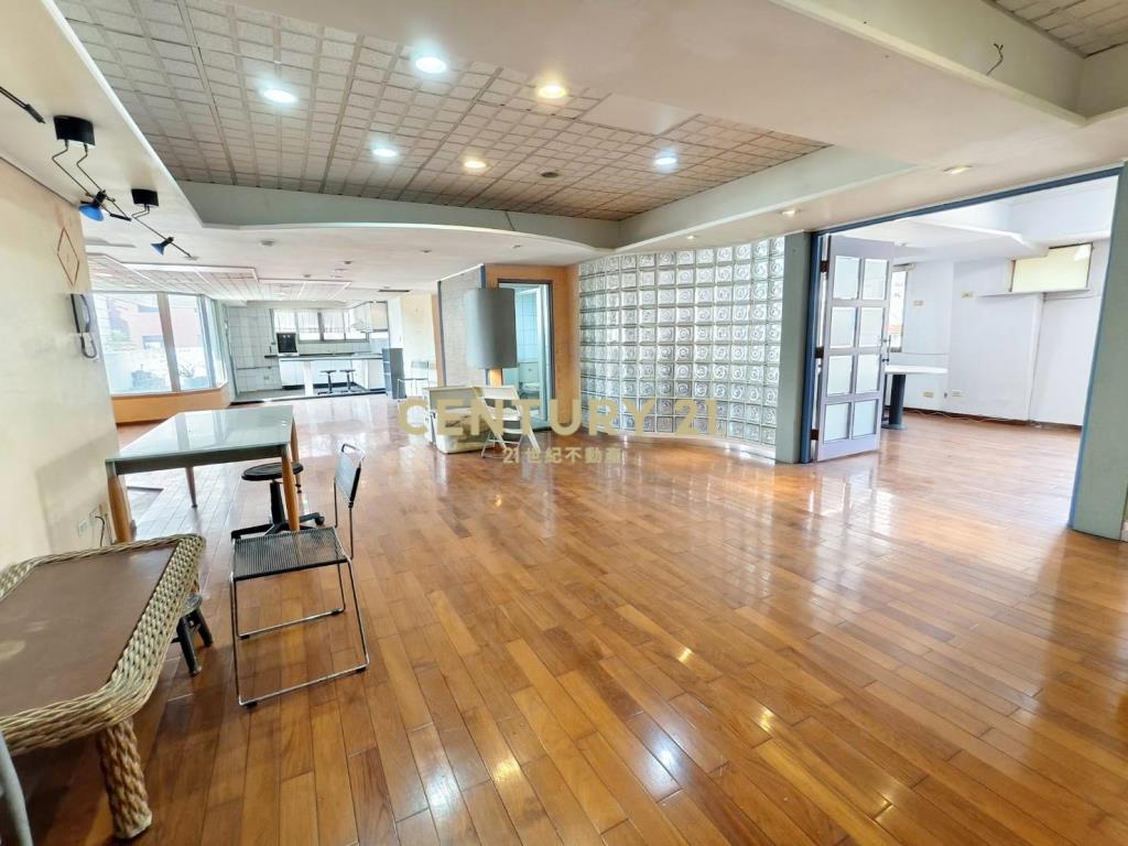 中國醫旁整層辦公室