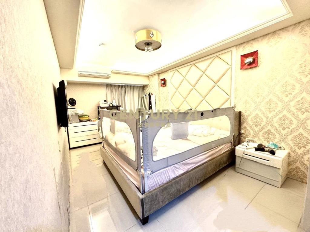 大里軟體園區3大房+車位 急售