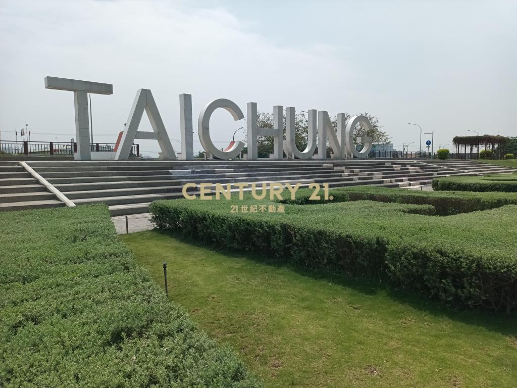 高鐵門戶特區 雙面臨路農地