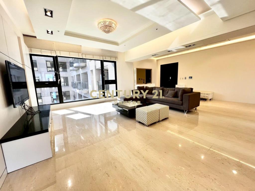 精銳海德一號面文心森林公園第一排