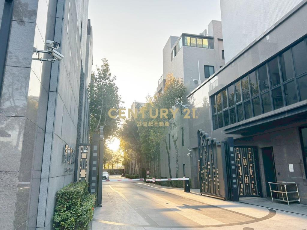 中央公園電梯店面