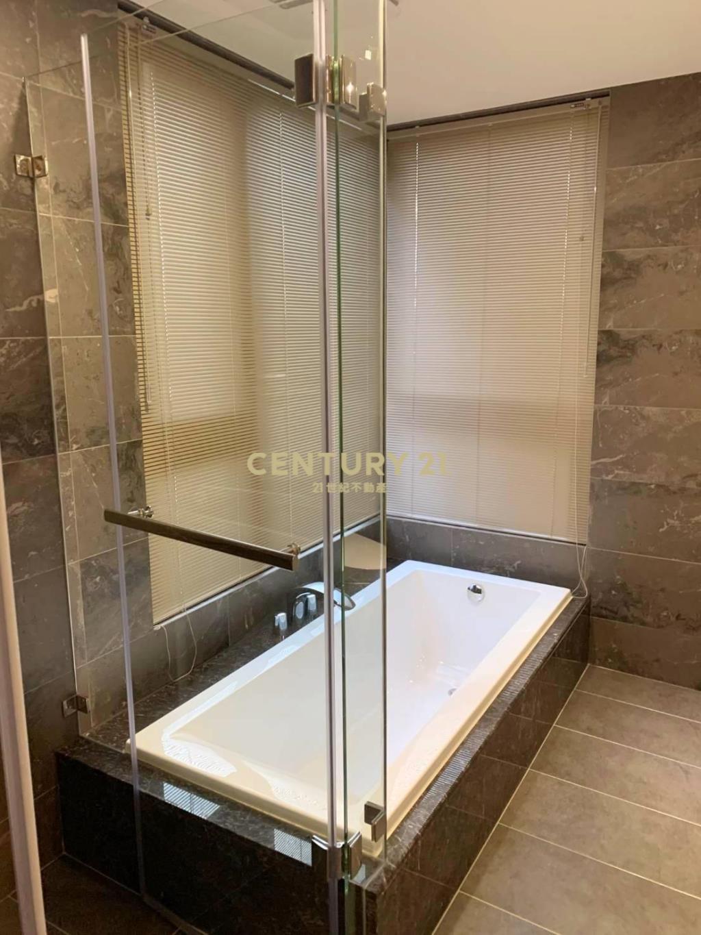 單元二愛樂OP.1三房雙平車頂奢裝潢戶