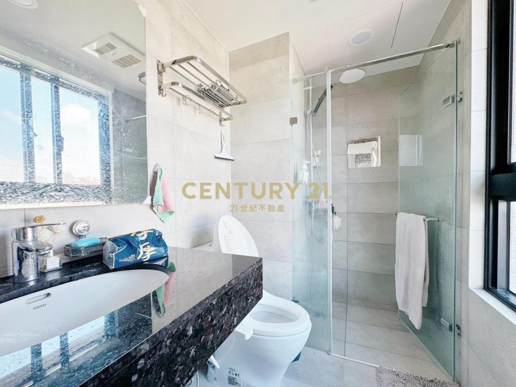 女王萬歲3房平車