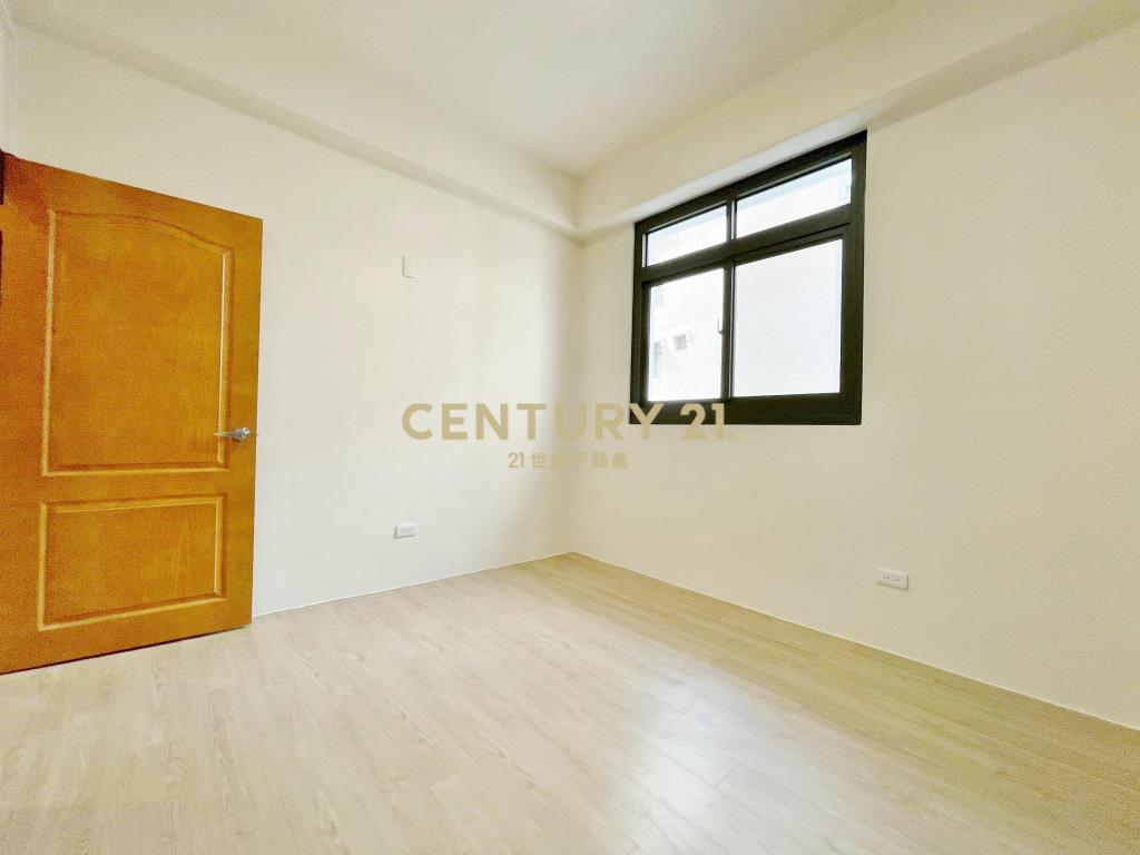 中興商圈全新整理三房美寓