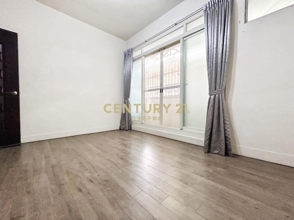 南屯運動中心旁大地坪透天