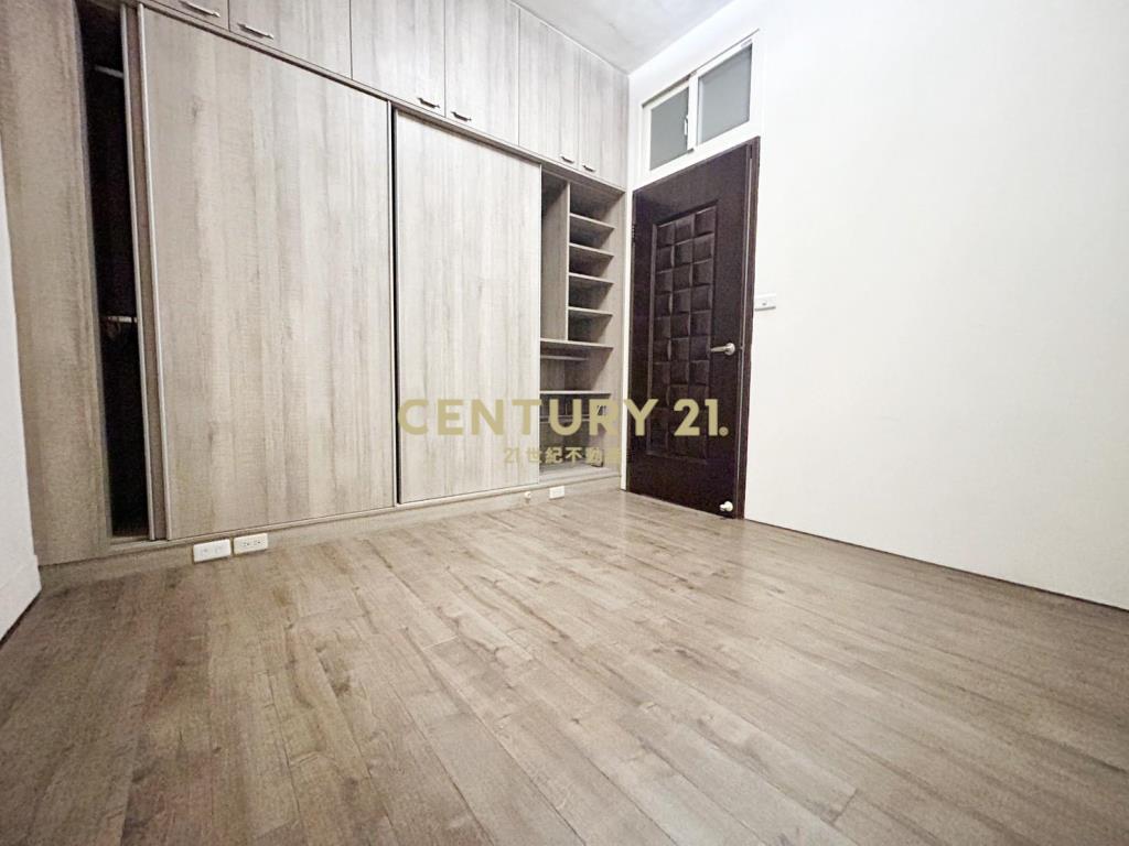 南屯運動中心旁大地坪透天