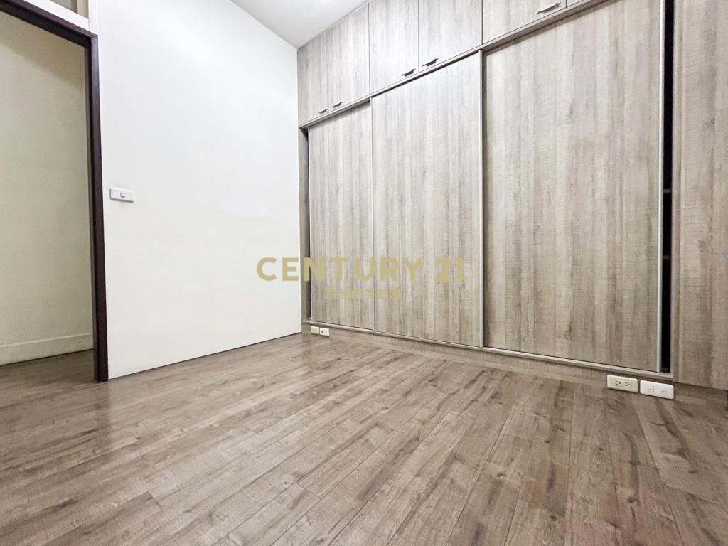 南屯運動中心旁大地坪透天