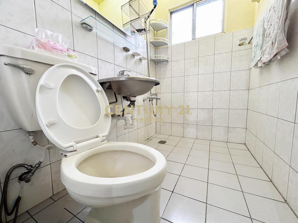 南屯運動中心旁大地坪透天