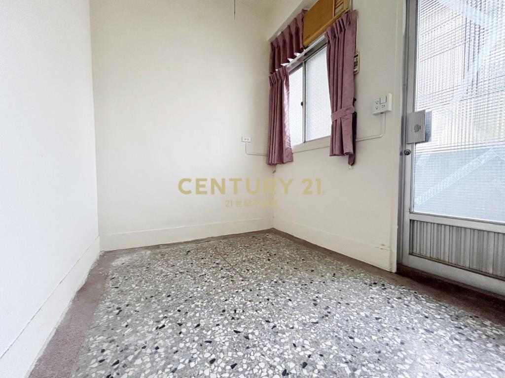 南屯運動中心旁大地坪透天