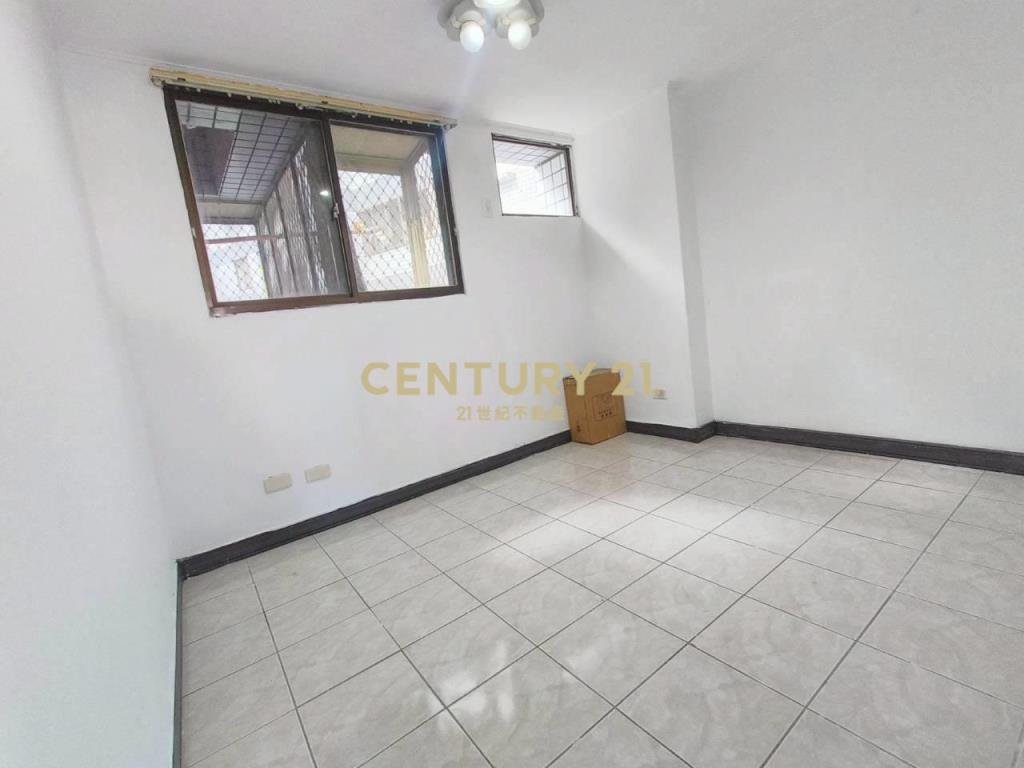 頭家國小低總價邊間3房