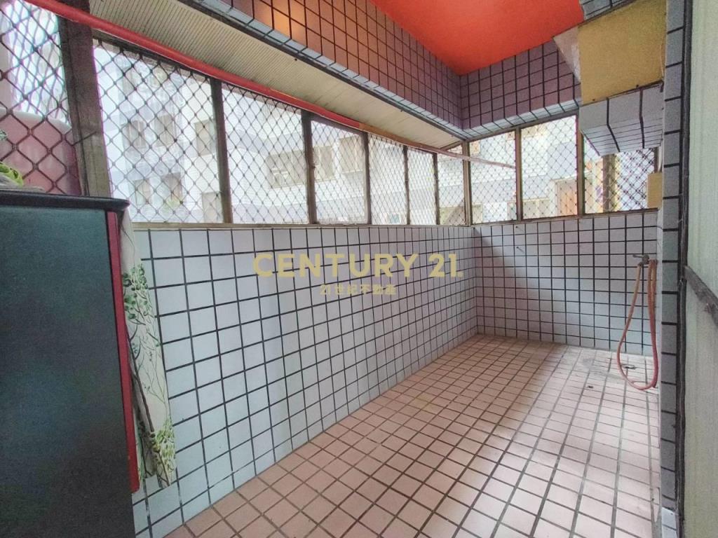 頭家國小低總價邊間3房