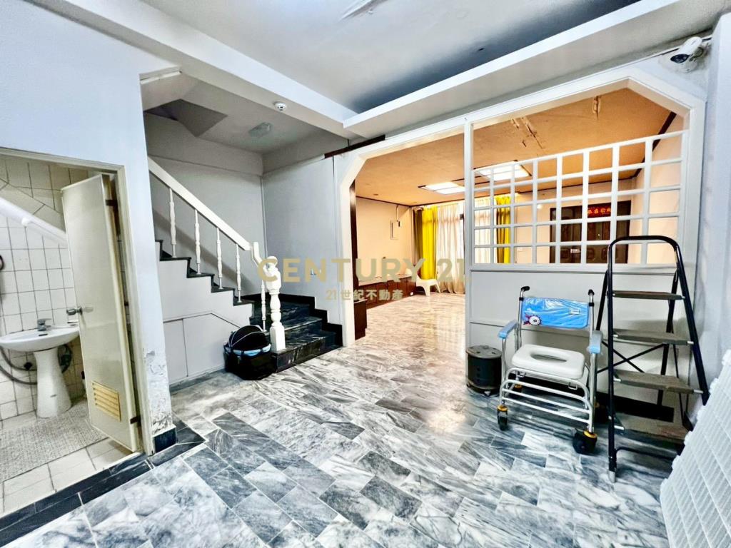 水湳衛道5米面寬車庫透天