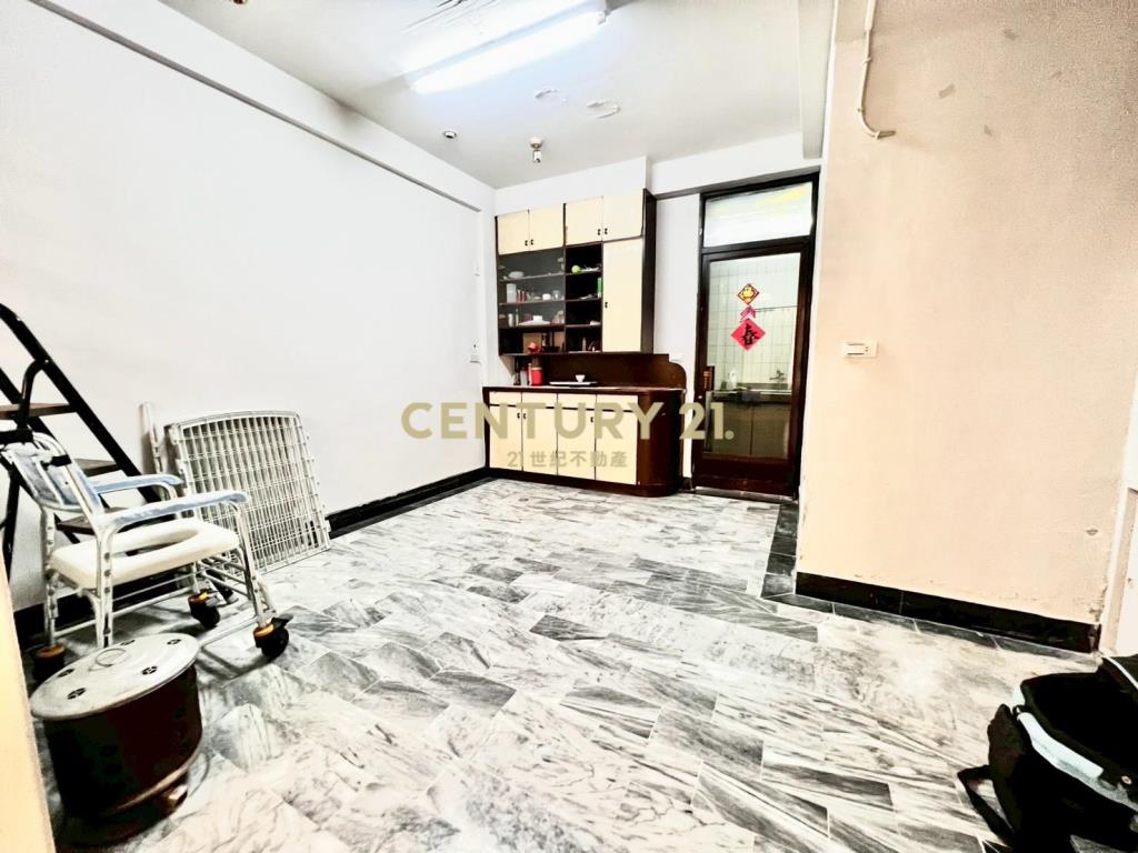 水湳衛道5米面寬車庫透天