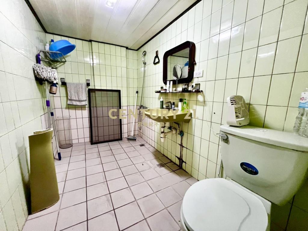 水湳衛道5米面寬車庫透天