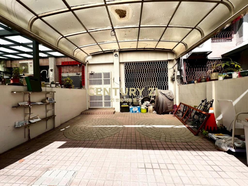 水湳衛道5米面寬車庫透天