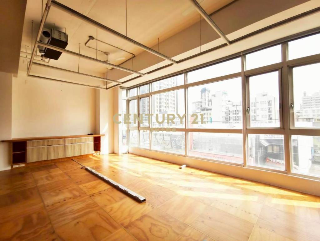 台中國際會展中心旁企業總部