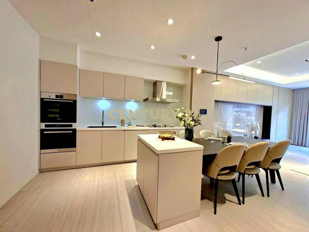 14期邊間臨路電梯豪墅