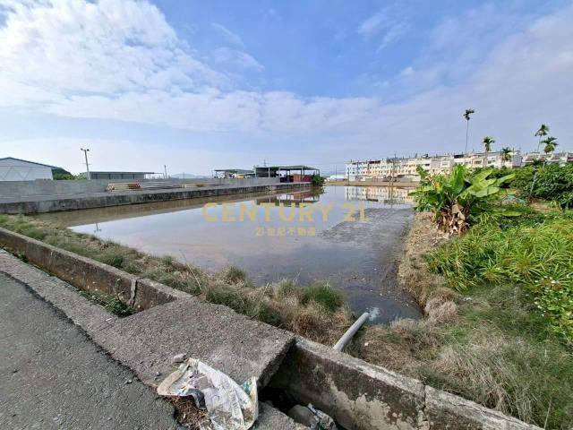 草屯正中正路前後臨路農地