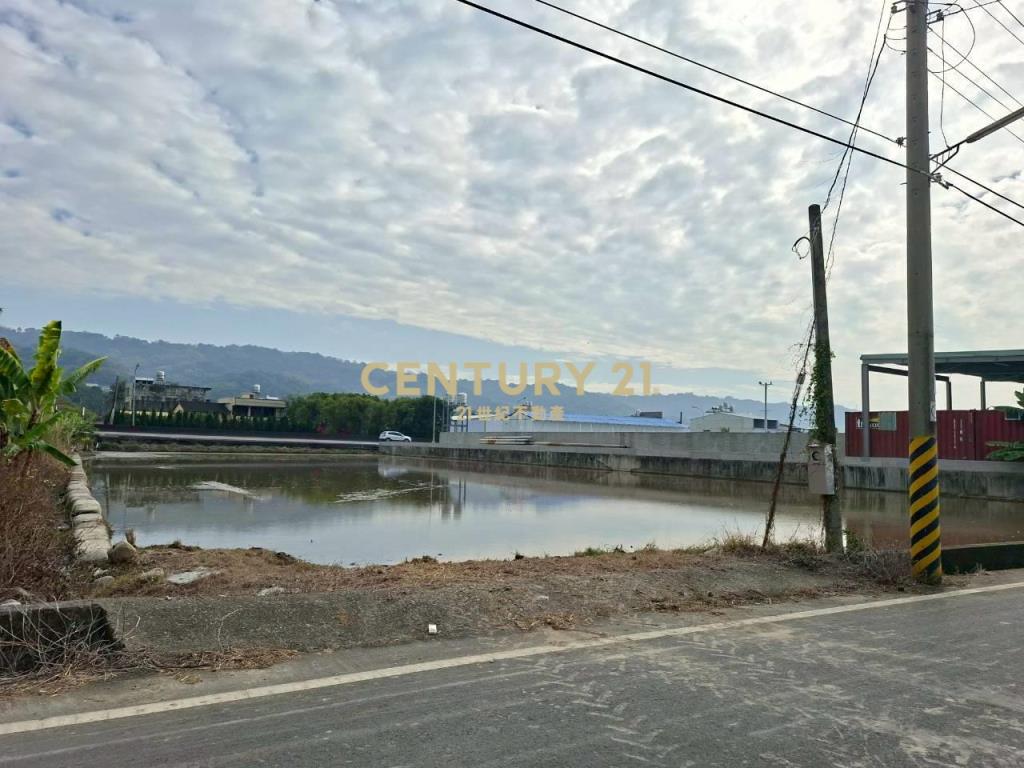 草屯正中正路前後臨路農地