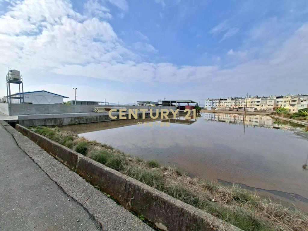 草屯正中正路前後臨路農地