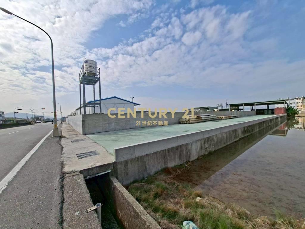 草屯正中正路前後臨路農地