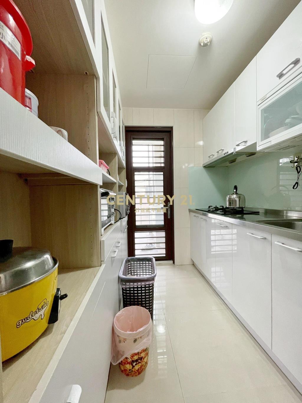 南區高樓層2+1房平車露台戶