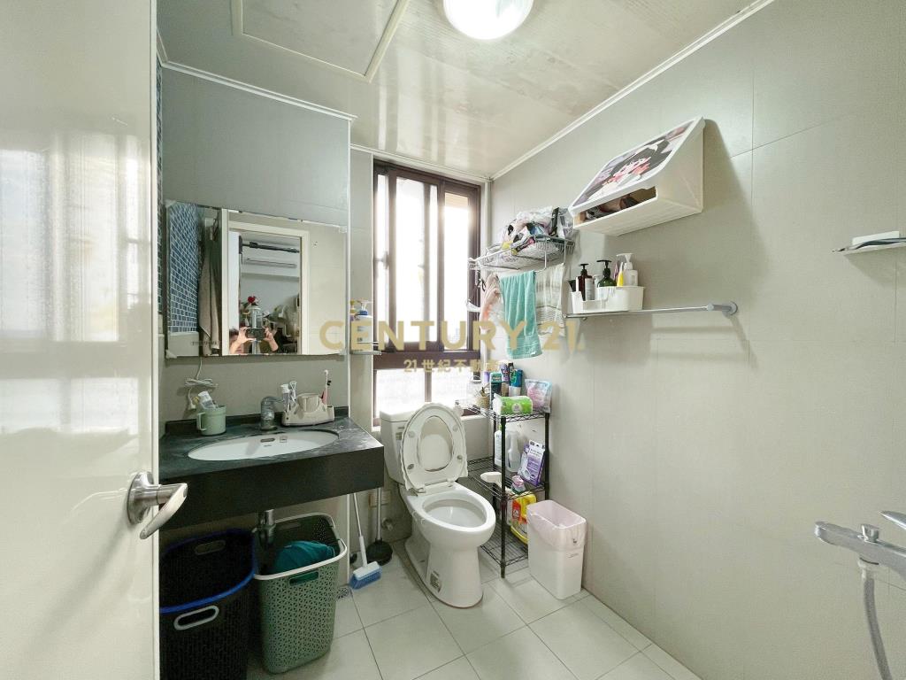 南區高樓層2+1房平車露台戶