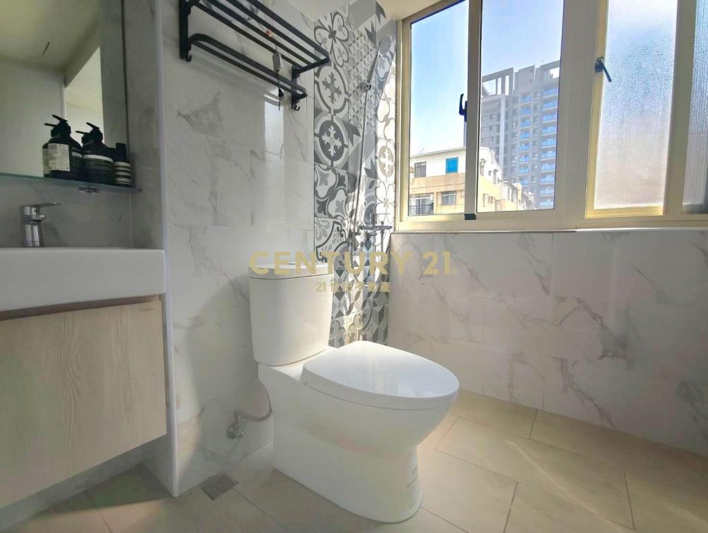 南區國圖館高投報6%收租1套房+2房2間