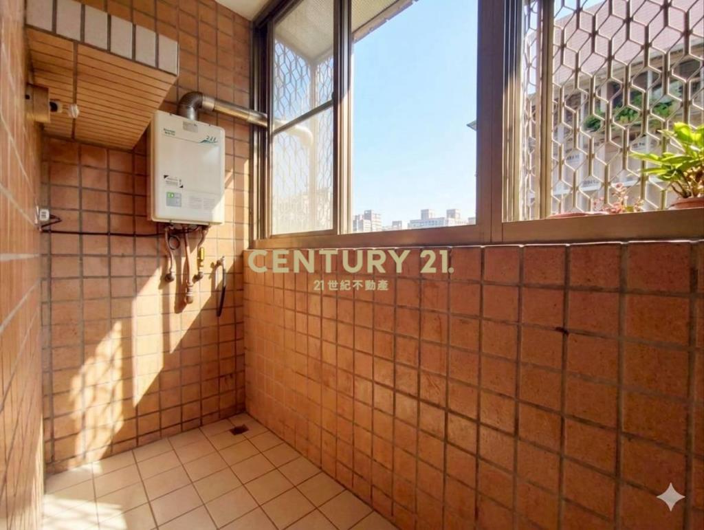 正五期超便宜大三房，低於實登