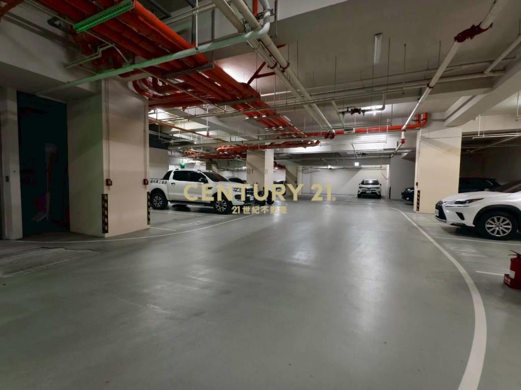 Lalaport旁全新質感店面