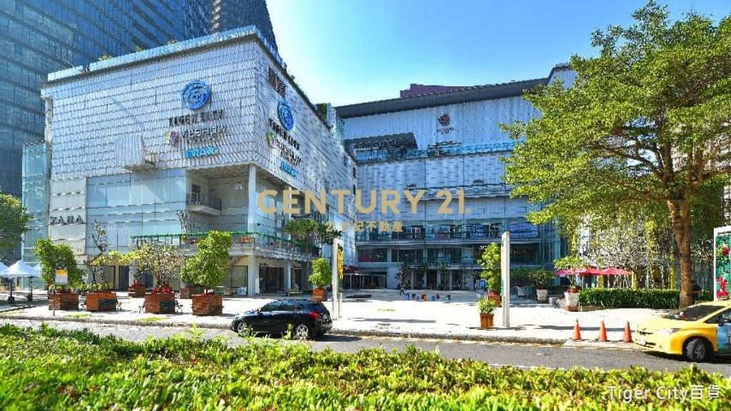 七期市政新銳邊間三房平車