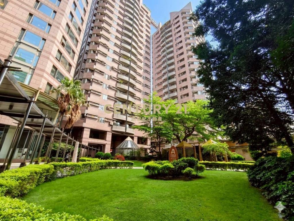 宏全世界廣場2+1房休旅車位