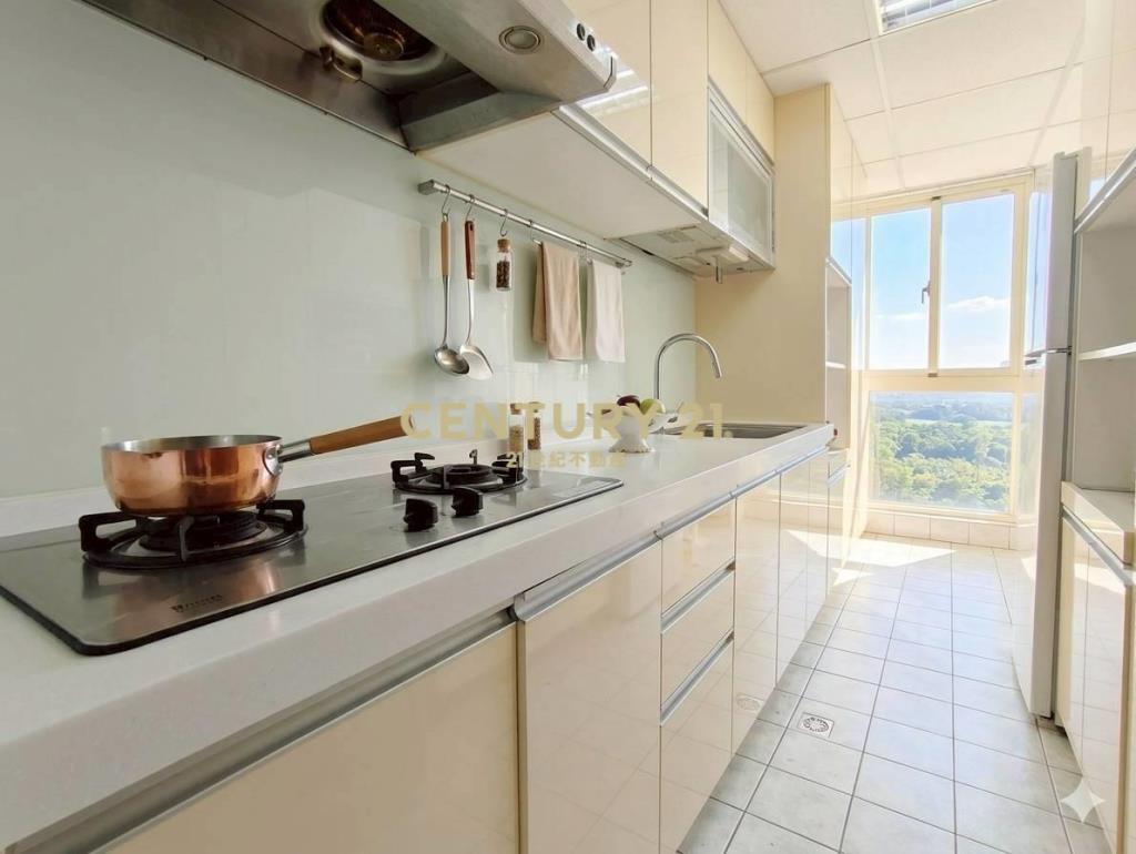 宏全世界廣場2+1房休旅車位