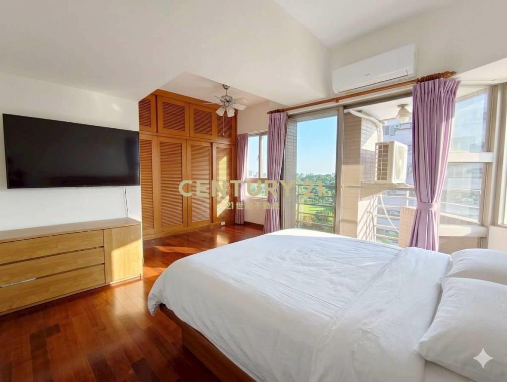 宏全世界廣場2+1房休旅車位