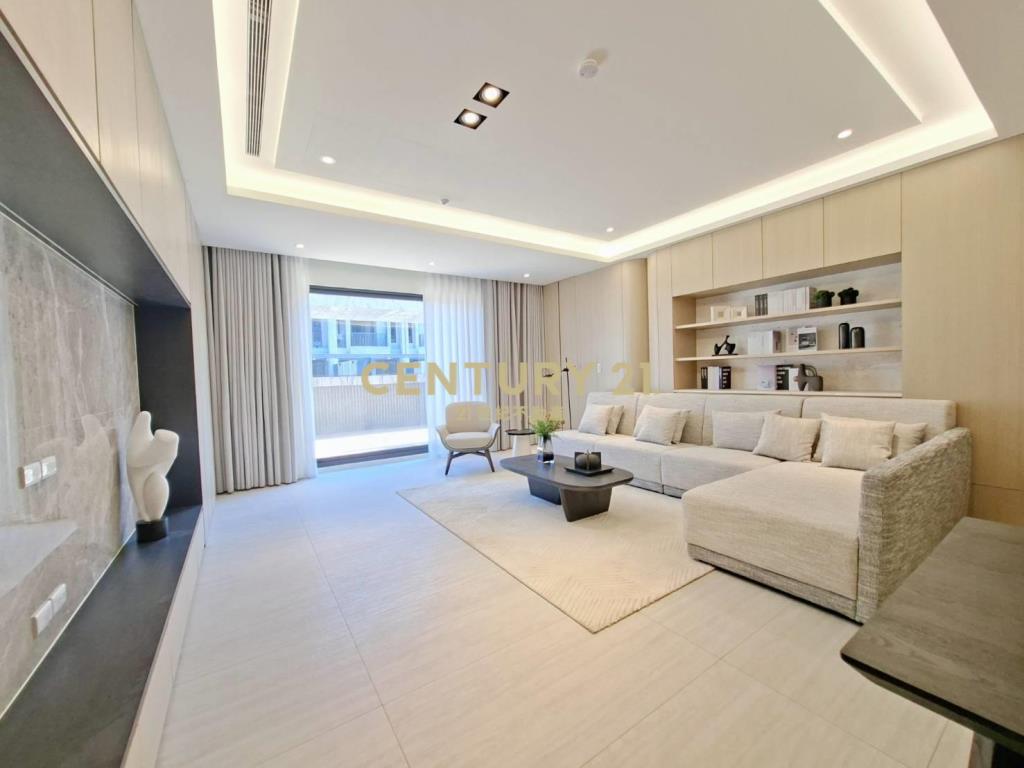 14期全新臨路電梯別墅