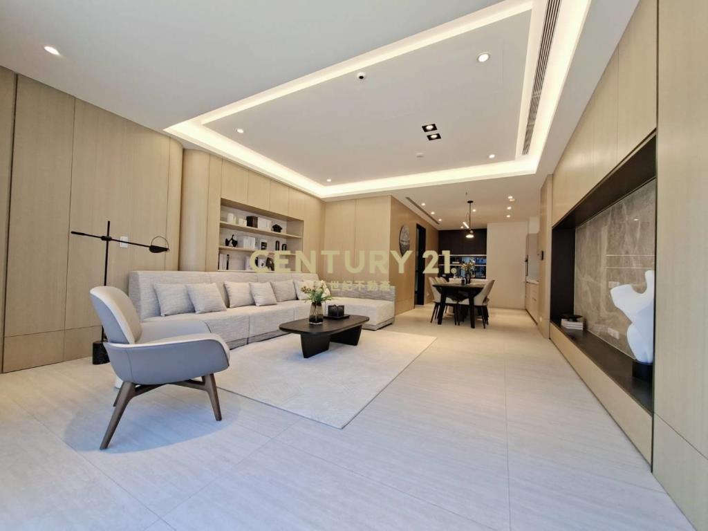 14期全新臨路電梯別墅