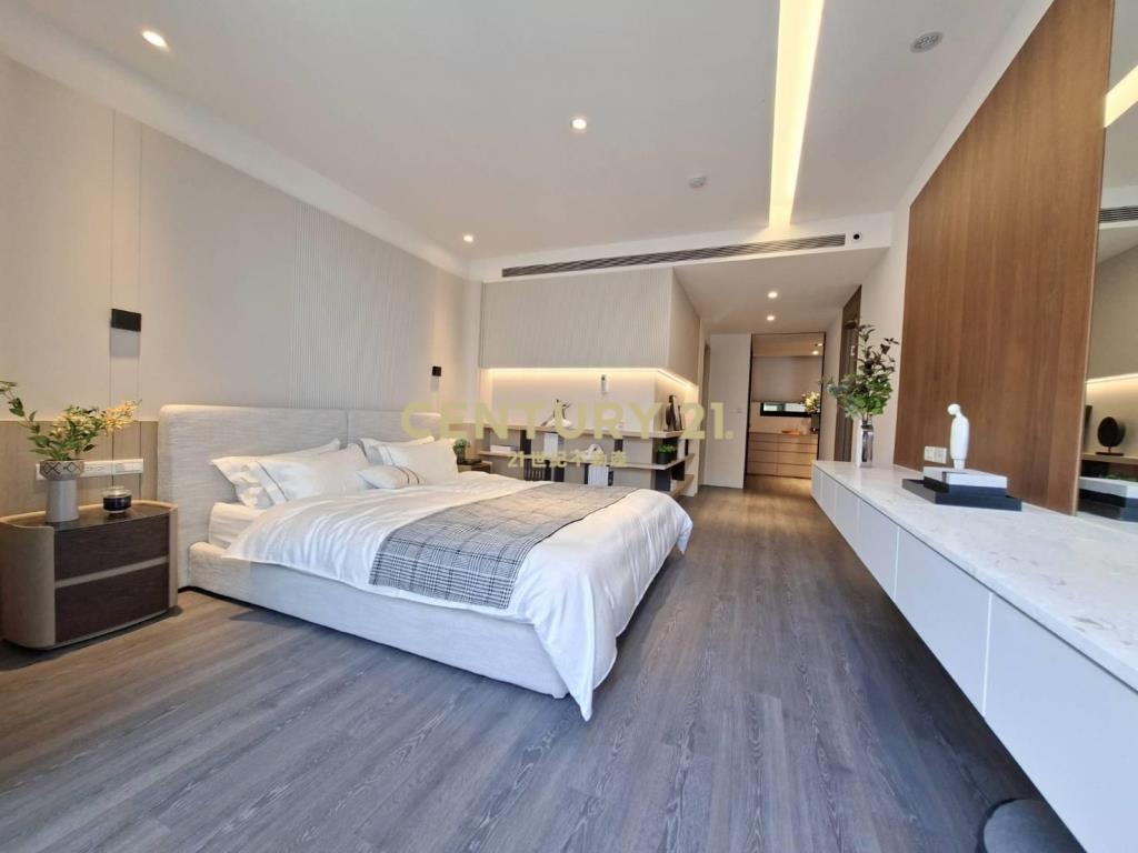 14期全新臨路電梯別墅