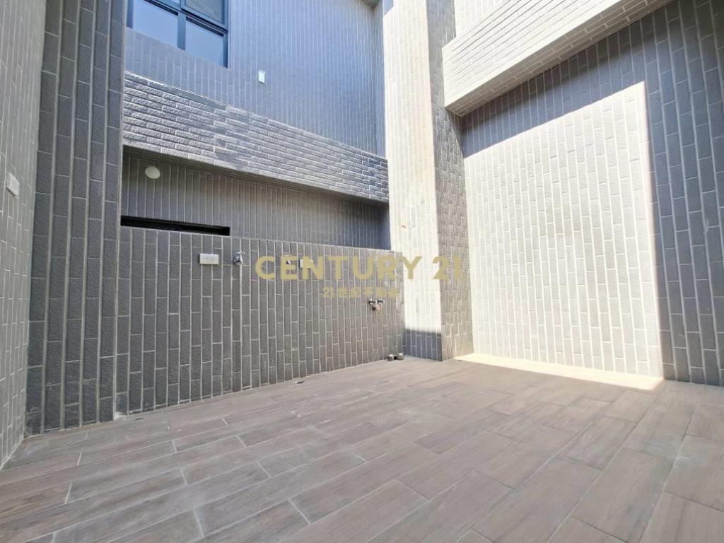 14期全新臨路電梯別墅