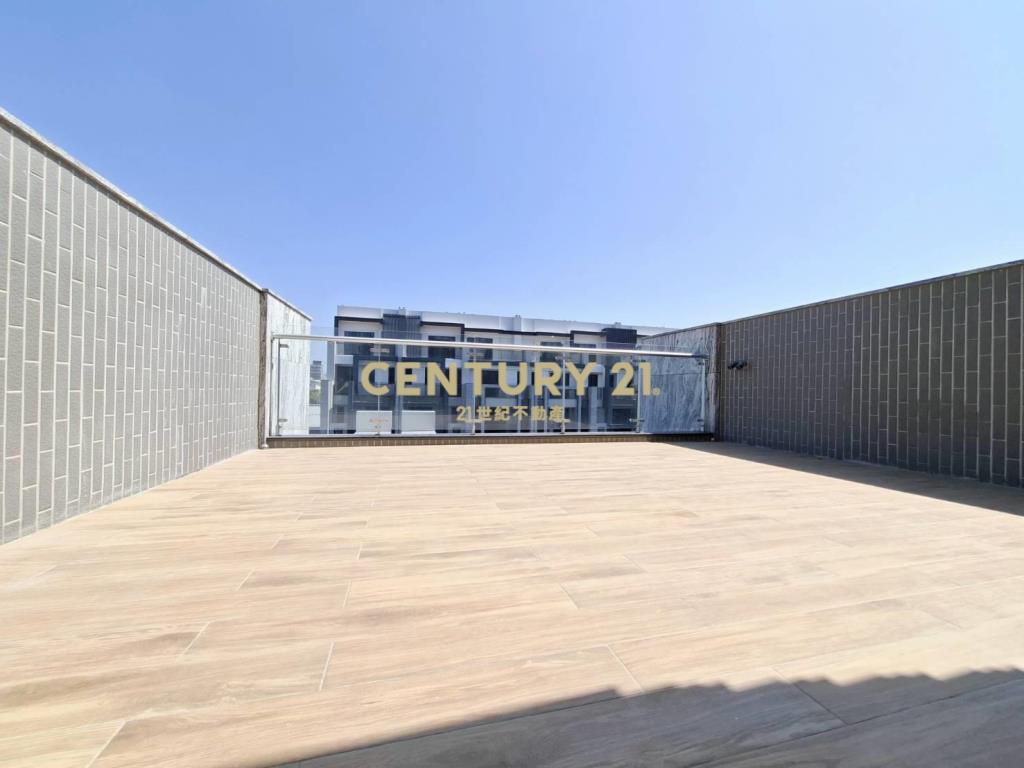 14期全新臨路電梯別墅