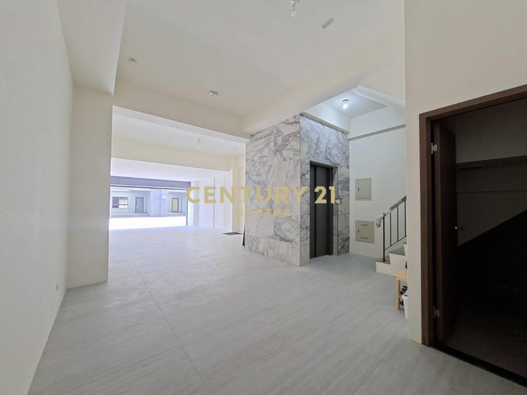 14期全新臨路電梯別墅