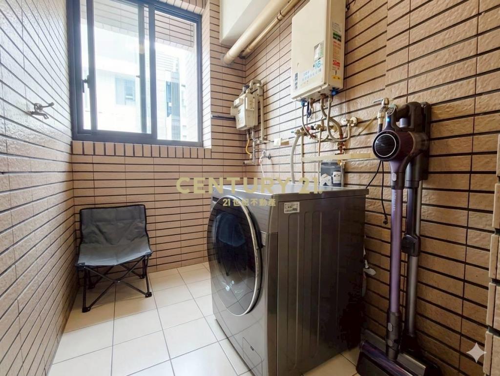 烏日5年新成屋2房平面車位