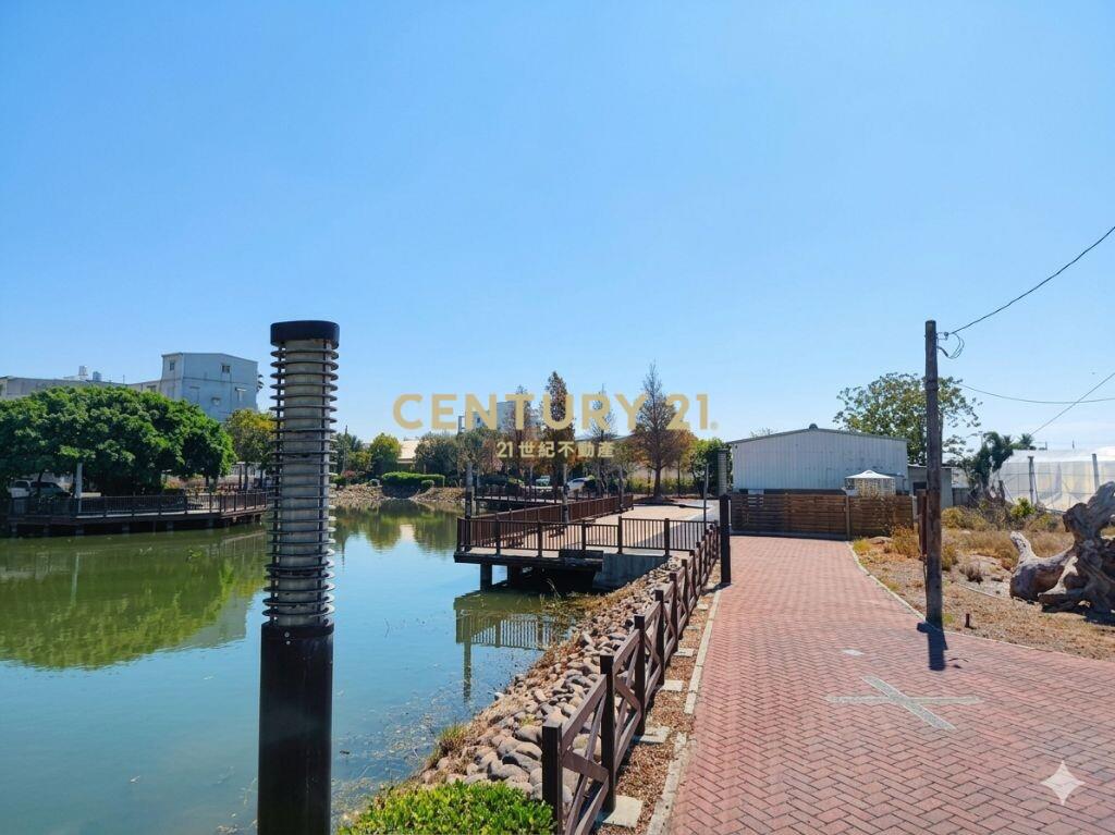 虎尾藍光水塘建地