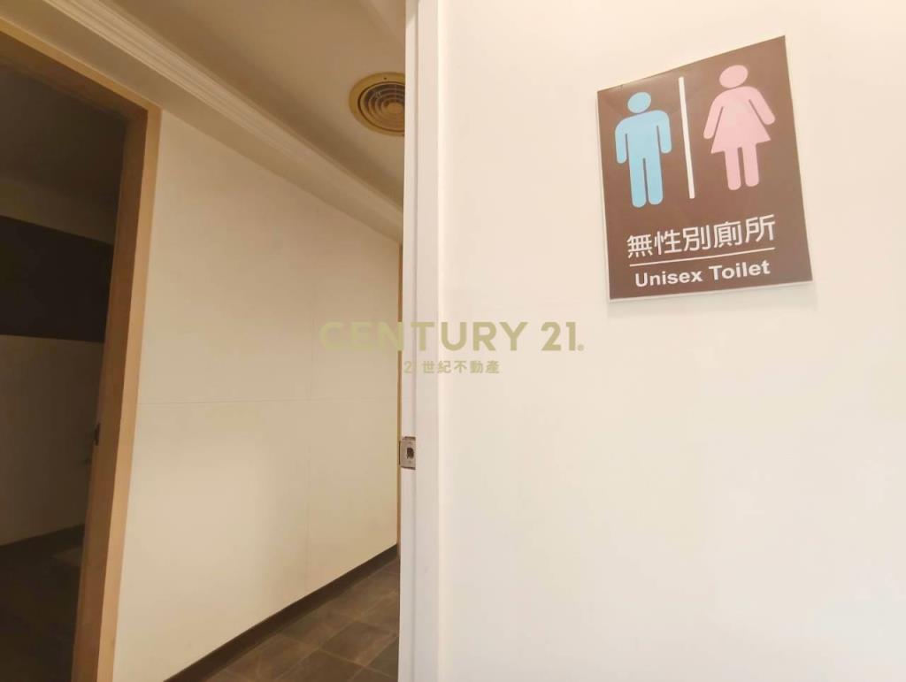 正市府捷運站燙金角店(三角窗)