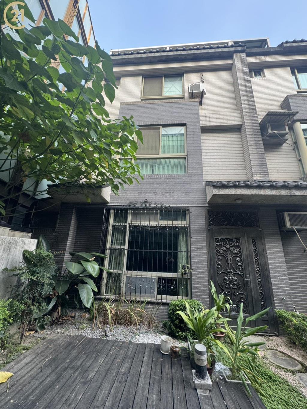 園外園車庫別墅