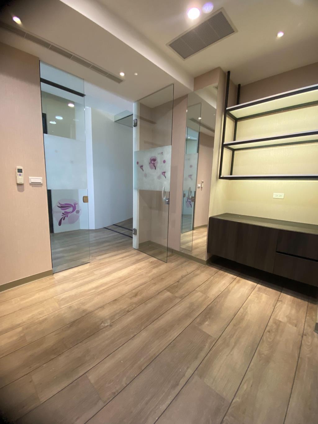 台中七期朝富路黃金賺錢店面