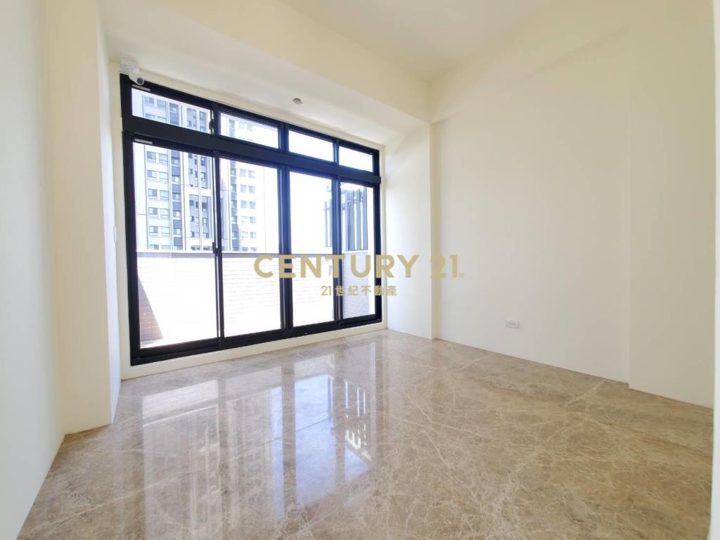 單元二臨路雙車電梯別墅