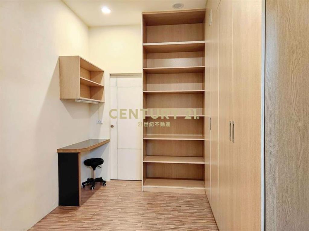 ✨嶺東住店附休旅車位✨