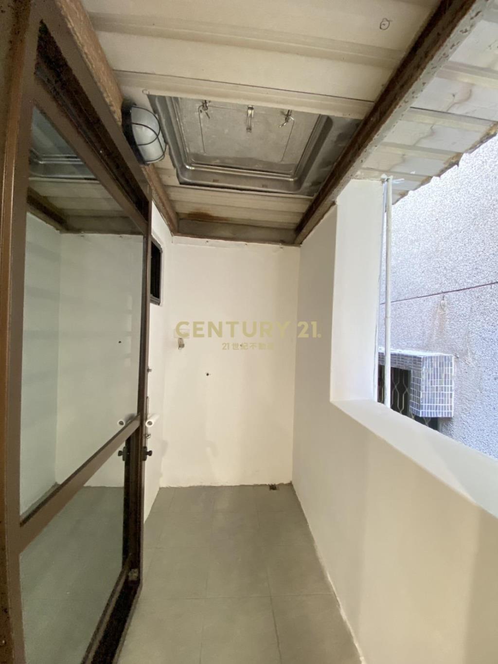 南區全新整理正1+2樓住店